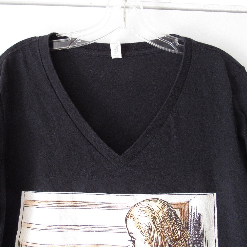 Bella Missy Tee SHirt Alice in Wonderland SZ large - Picture 9 of 11